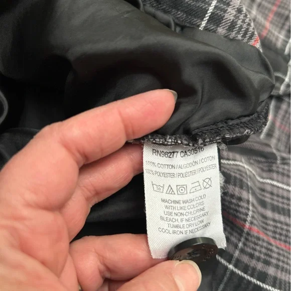 Vans Men's Black and Red Plaid Shirt Jacket - Picture 7 of 7